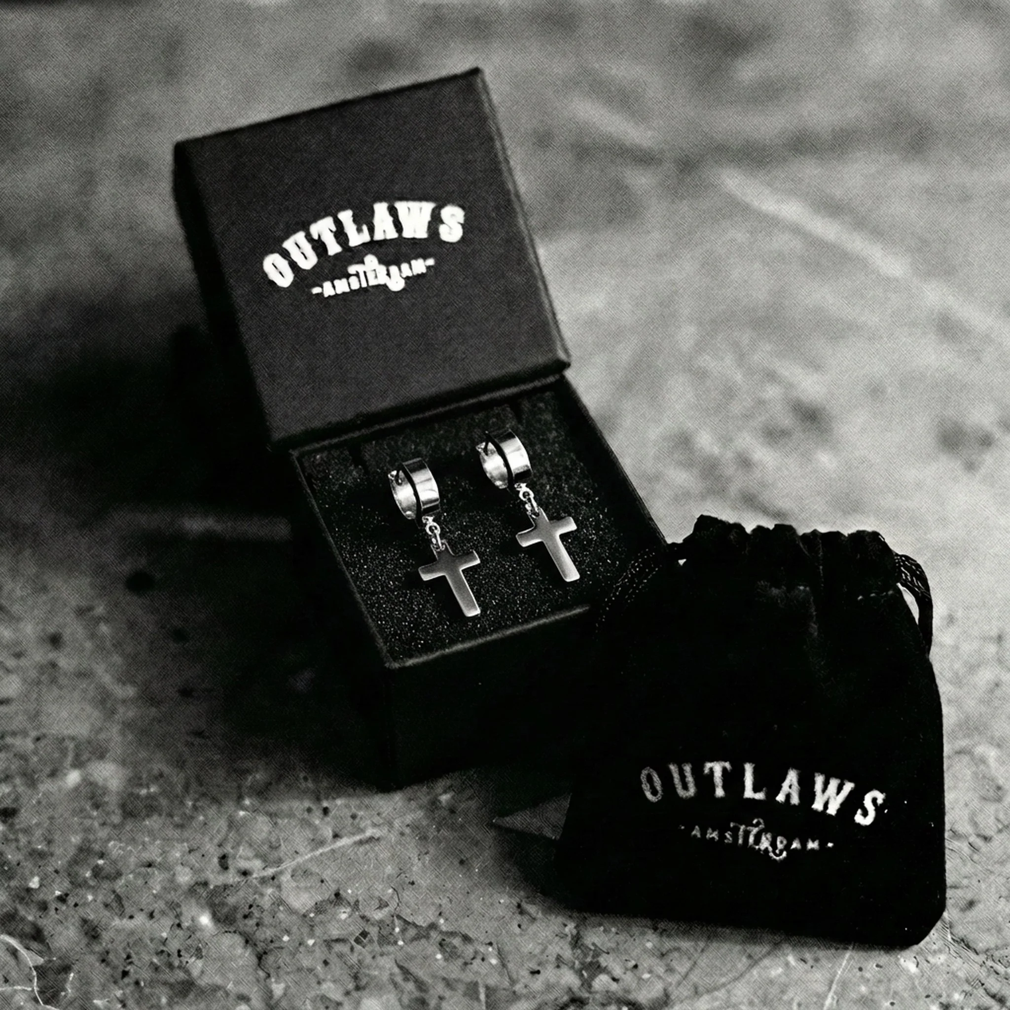 CROSS HANGER EARRINGS. - SILVER - Image 6